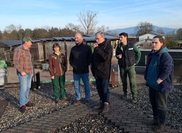 Rüdiger Tonojan und Hans-Peter Behrens auf dem Heidenhof in Teningen